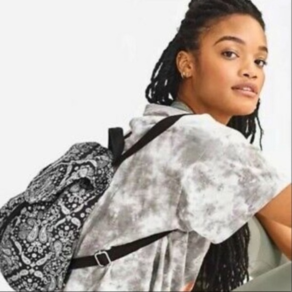 🆕 Victoria Secret “not so mini” mini Backpack NWT final markdown - Picture 2 of 10